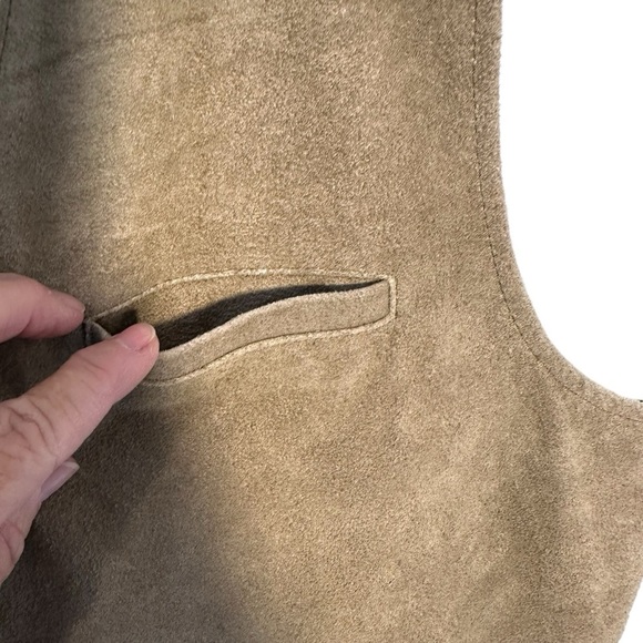 Men's Moon Shine Brad Paisley Tan Suede Vest - Picture 10 of 14